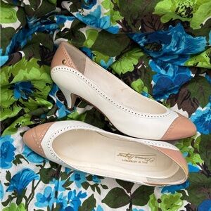 Vintage Etienne Aigner leather kitten heel